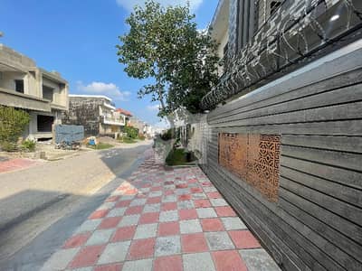 House For sale In Beautiful F-15/1 House For sale In Beautiful F-15/1