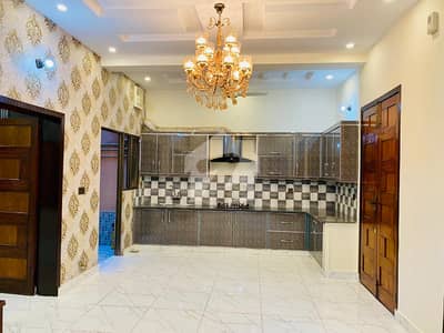4.5 Marla Triple Storey Very Beautiful House For Sale in Samanabad N Block Lahore