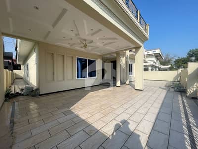 5400 Square Feet House In G-15 Of Islamabad Is Available For sale 5400 Square Feet House In G-15 Of Islamabad Is Available For sale