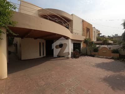 15 Marla Approx. Maintained House For Sale In Cavalry Extension