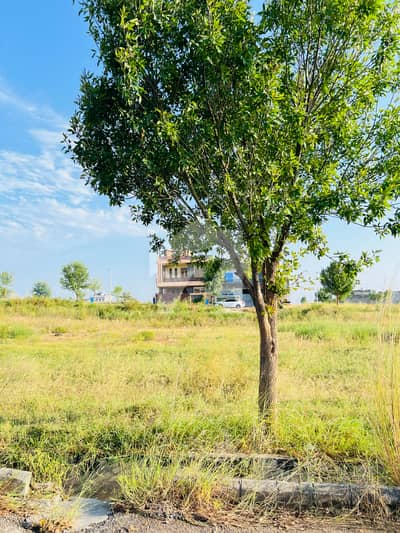 I Am Selling 7 Marla Corner Residencial Plot In Block T, Gulberg Residencia Islamabad