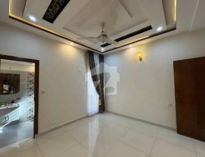Prime Location House For Grabs In 5 Marla Gujranwala