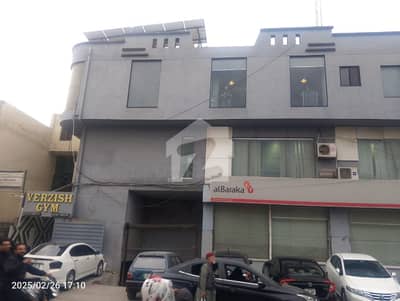 *Best Option Commercial Main Boulevard Allama IQBAL TOWN Lahore* 21 Marla Corner Triple Story Plaza Urgent For Sale Prime Location