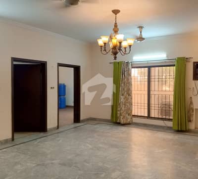 ڈی ایچ اے فیز 1 ڈیفنس (ڈی ایچ اے),لاہور میں 5 کمروں کا 2 کنال مکان 3.3 لاکھ میں کرایہ پر دستیاب ہے۔