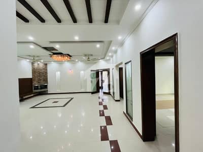 One Kanal Bungalow For Sale W-Block DHA Phase 3 Lahore. One Kanal Bungalow For Sale W-Block DHA Phase 3 Lahore.
