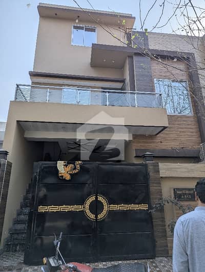 الرحمان گارڈن فیز 2 الرحمان گارڈن,لاہور میں 5 کمروں کا 5 مرلہ مکان 1.95 کروڑ میں برائے فروخت۔