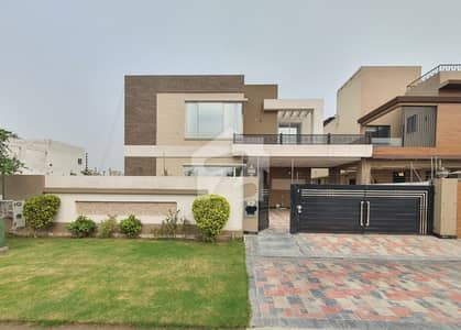 ڈی ایچ اے فیز 7 ڈیفنس (ڈی ایچ اے),لاہور میں 5 کمروں کا 1 کنال مکان 2.75 لاکھ میں کرایہ پر دستیاب ہے۔