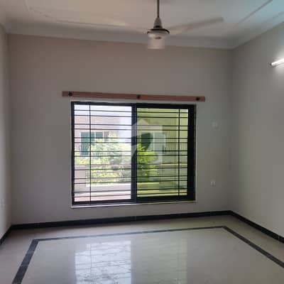 5 Marla Complete House Available For Rent