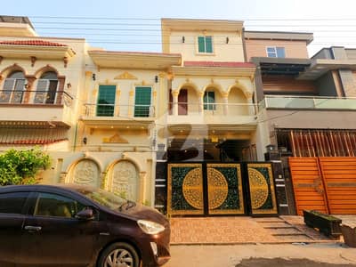 الرحمان گارڈن فیز 2 الرحمان گارڈن,لاہور میں 5 کمروں کا 5 مرلہ مکان 1.95 کروڑ میں برائے فروخت۔