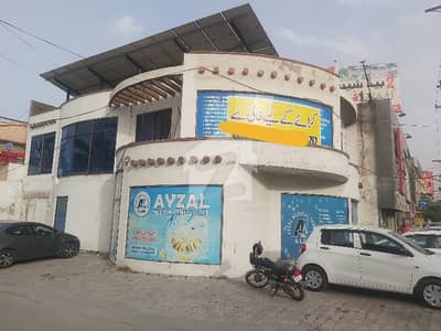 مولانا شوکت علی روڈ لاہور میں 10 مرلہ Studio عمارت 6.0 لاکھ میں کرایہ پر دستیاب ہے۔