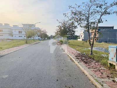 10 Marla Plot for sale in D block