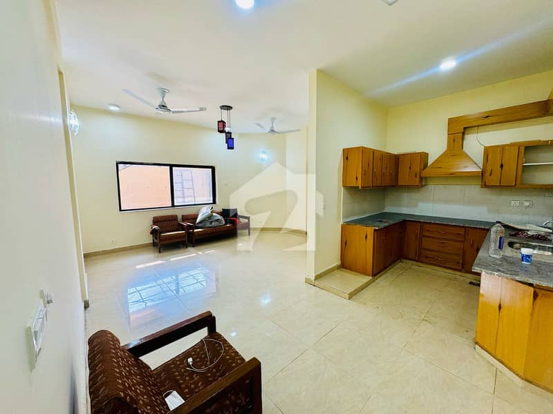 3 Beds Flat For Sale 3 Beds Flat For Sale