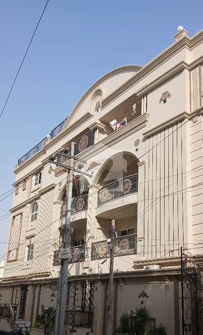 کوسموپولیٹن سوسائٹی کراچی میں 5 کمروں کا 8 مرلہ فلیٹ 5.9 کروڑ میں برائے فروخت۔
