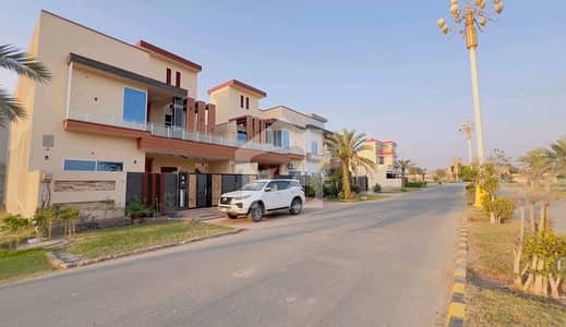 سٹی ہاؤسنگ ۔ بلاک سی سٹی ہاؤسنگ فیز 1,سٹی ہاؤسنگ,ملتان میں 5 کمروں کا 10 مرلہ مکان 2.1 کروڑ میں برائے فروخت۔