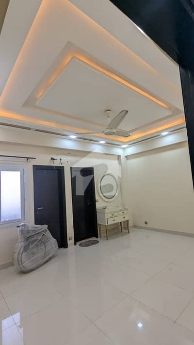 طارق روڈ کراچی میں 2 کمروں کا 6 مرلہ فلیٹ 4.0 کروڑ میں برائے فروخت۔