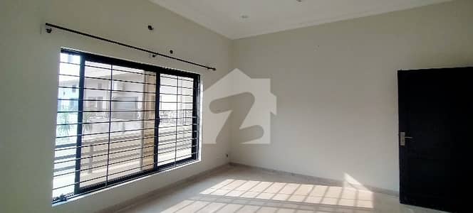 One Kanal Triple Unit House For Sale