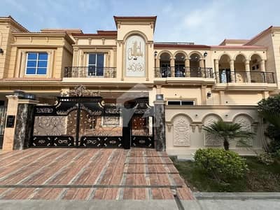بش ایگزیکٹو ولاز ملتان میں 5 کمروں کا 9 مرلہ مکان 3.0 کروڑ میں برائے فروخت۔