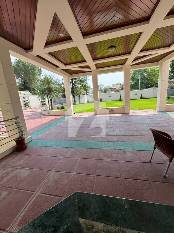 House For Sale In F7 On Prime Location House For Sale In F7 On Prime Location