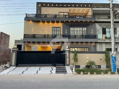 بش ایگزیکٹو ولاز ملتان میں 5 کمروں کا 10 مرلہ مکان 3.2 کروڑ میں برائے فروخت۔
