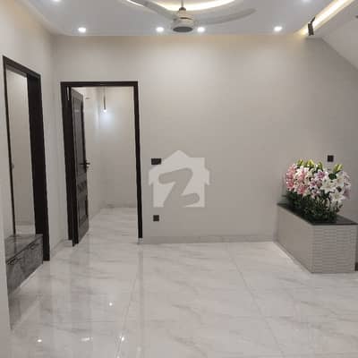 10 MARLA UPPER PORTION AVAILABLE FOR RENT