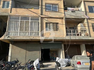 1500 sqft showroom available on rent