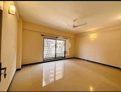 427 Yards Brigadier House Near Park & Mosque Available For Sale 427 Yards Brigadier House Near Park & Mosque Available For Sale
