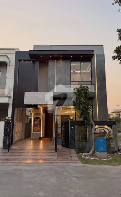 5 MARLA BRAND NEW ULTRA MODERN DESIGN HOUSE FOR SALE IN DHA RAHBER