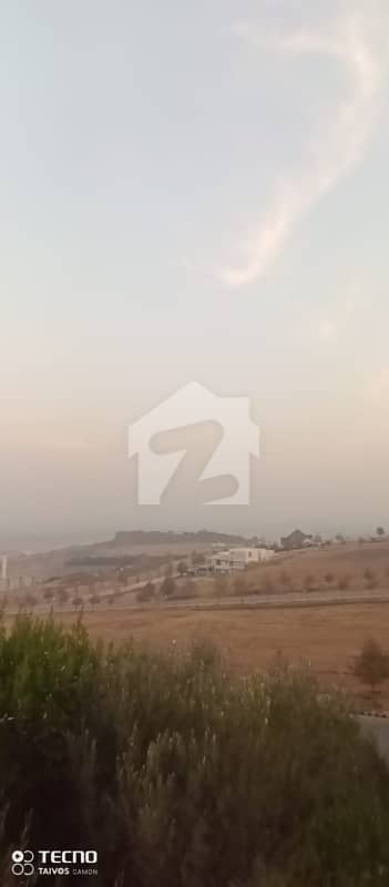 10 Marla Park face plot available for sale at Park view city F block