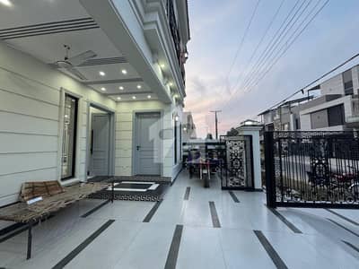 10 MARLA BRAND NEW HOUSE FOR SALE