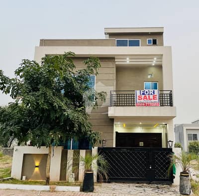 Stylist Modren 5 Marla Luxury House for Sale | 3 Bedroom Designer Home