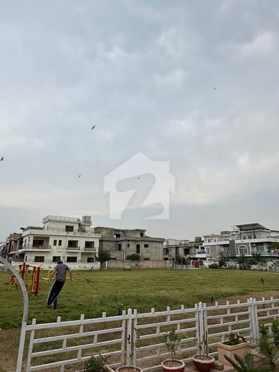 پی ایچ اے ایف آفیسرز ریزڈینسیا کوری روڈ,اسلام آباد میں 5 کمروں کا 1 کنال مکان 6.3 کروڑ میں برائے فروخت۔ پی ایچ اے ایف آفیسرز ریزڈینسیا کوری روڈ,اسلام آباد میں 5 کمروں کا 1 کنال مکان 6.3 کروڑ میں برائے فروخت۔