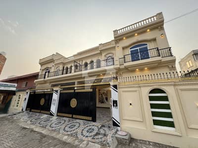 شالیمار کالونی ملتان میں 3 کمروں کا 5 مرلہ مکان 1.65 کروڑ میں برائے فروخت۔