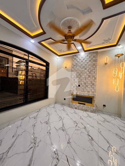 Prime Location Lower Portion Of 10 Marla Is Available For Rent