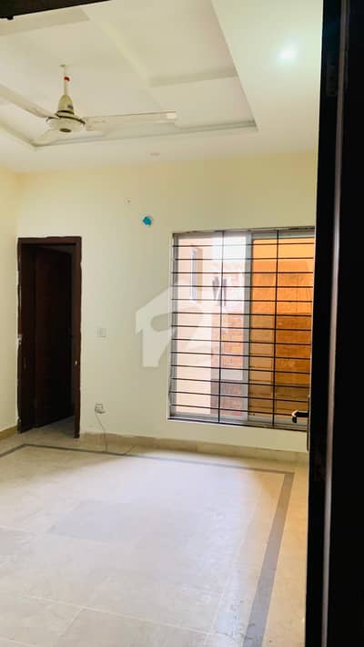 Flat For Rent 3 Bed