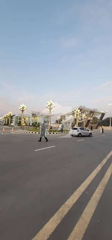 لانڈھی کراچی میں 2 کنال صنعتی زمین 5.9 کروڑ میں برائے فروخت۔