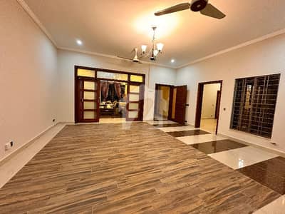 Beautiful House For Rent On G-11 Service Road
