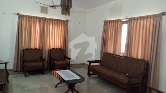 نارتھ کراچی ۔ سیکٹر 11بی نارتھ کراچی,کراچی میں 6 کمروں کا 11 مرلہ مکان 7.0 کروڑ میں برائے فروخت۔