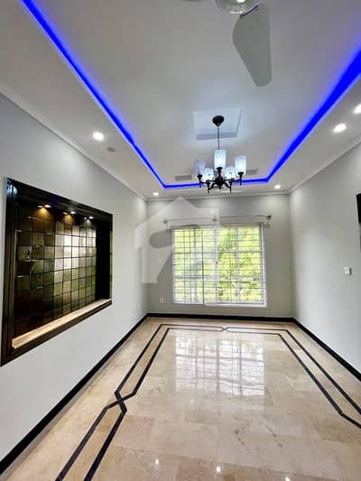 8 Marla Brand New House With Basement Available For Rent