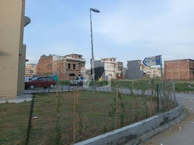 5 Marla Plot Available For sale
