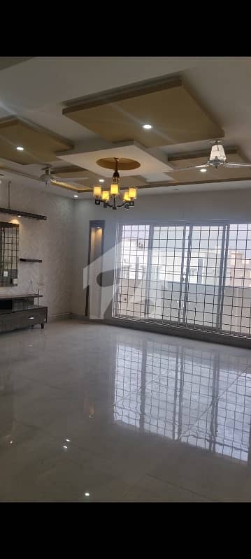 Bahria Town Phase 8 - Usman Block House Sized 7 Marla For rent