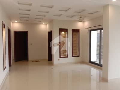 1 Kanal House For Rent Ground Aur Upper Portion