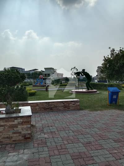 بحریہ انکلیو - سیکٹر سی 1 بحریہ انکلیو,بحریہ ٹاؤن,اسلام آباد میں 10 مرلہ رہائشی پلاٹ 1.85 کروڑ میں برائے فروخت۔