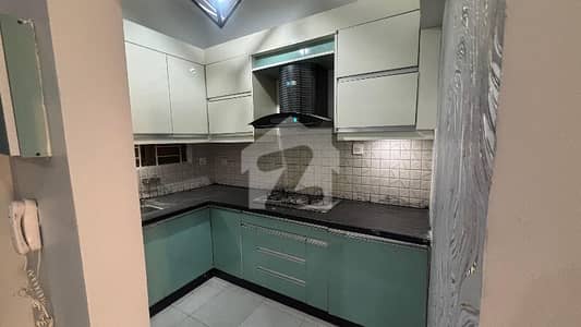 Lease 2 Bed Lounge Flat For Sale