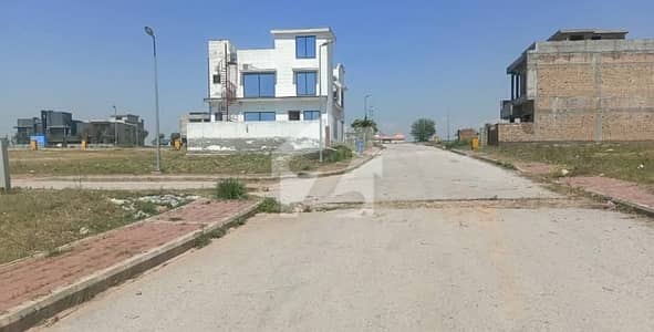 8 Marla Plot For Sale