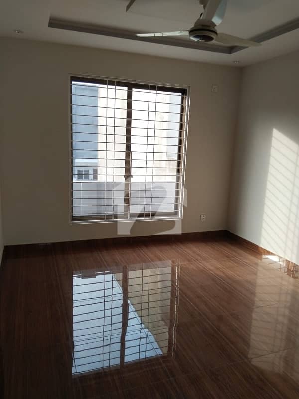 E-11/1 Kanal 3 Storey House For Sale E-11/1 Kanal 3 Storey House For Sale