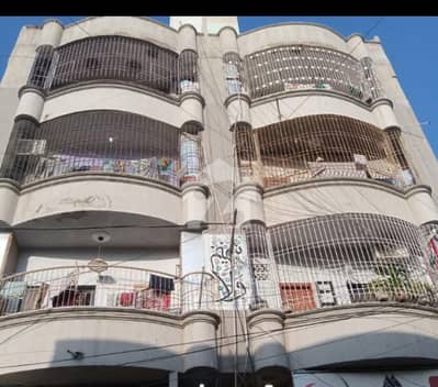 Luxury 2 Bedrooms Attached 3 Bathrooms 1000 Square Feet Flat For Sale