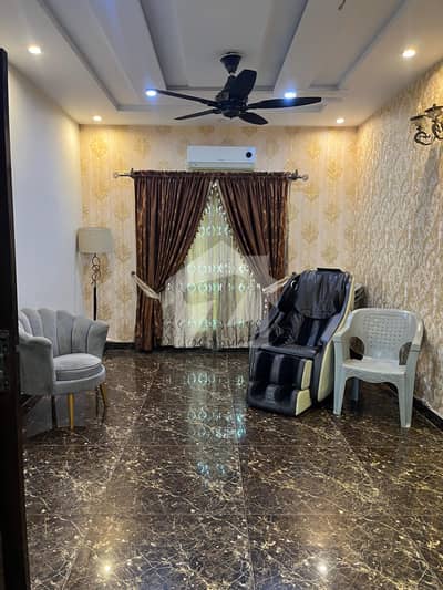 TEN MARLA DOUBLE STOREY HOUSE IN MARGHZAR VERY PRIME LOCATION MAIN GAREEN BELT