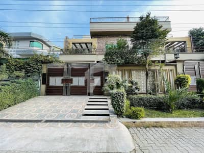 TEN MARLA DOUBLE STOREY HOUSE IN MARGHZAR VERY PRIME LOCATION MAIN GAREEN BELT TEN MARLA DOUBLE STOREY HOUSE IN MARGHZAR VERY PRIME LOCATION MAIN GAREEN BELT