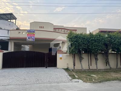 1 KANAL 5 BEDROOM WITH BASEMENT HOUSE AVAILABLE FOR RENT
