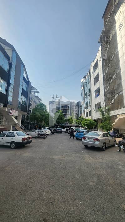 ای ۔ 11 اسلام آباد میں 3 کمروں کا 5 مرلہ فلیٹ 1.45 کروڑ میں برائے فروخت۔